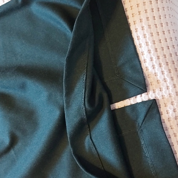 Woman's skirt - Picture 4 of 13